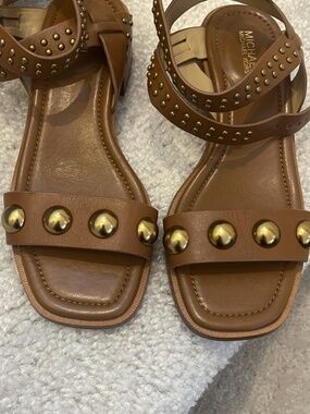 Michael kors sandals size 5